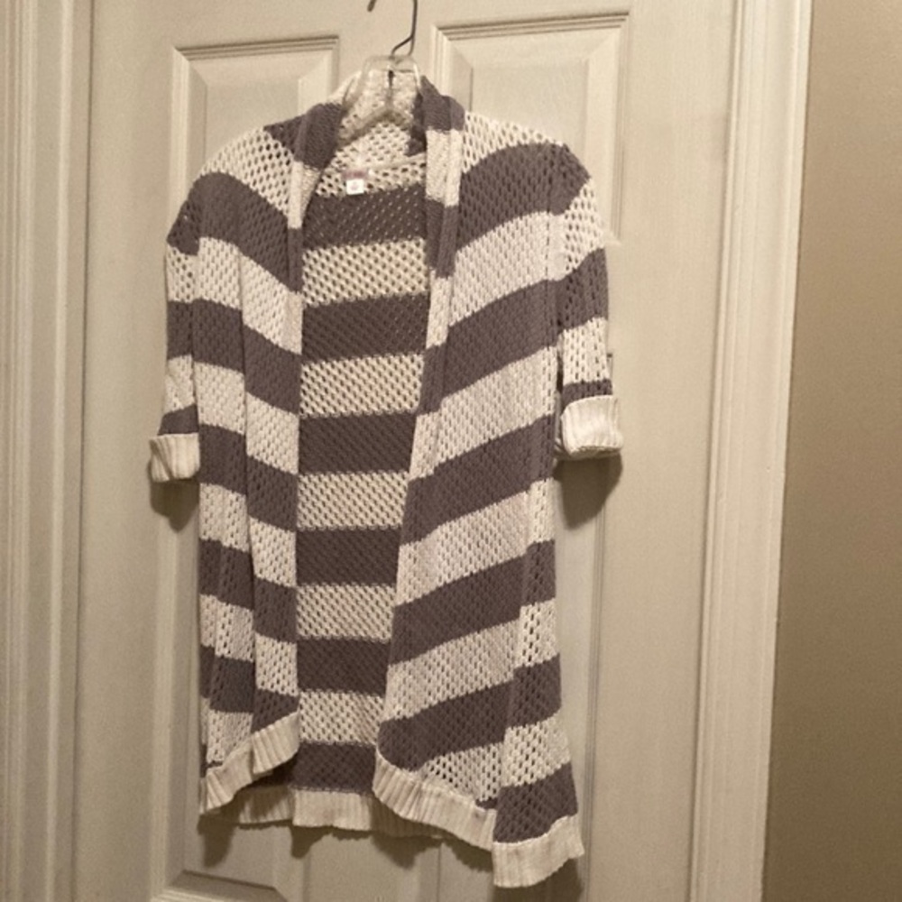 Xhilaration‎ Cream and Gray Knit Cardigan